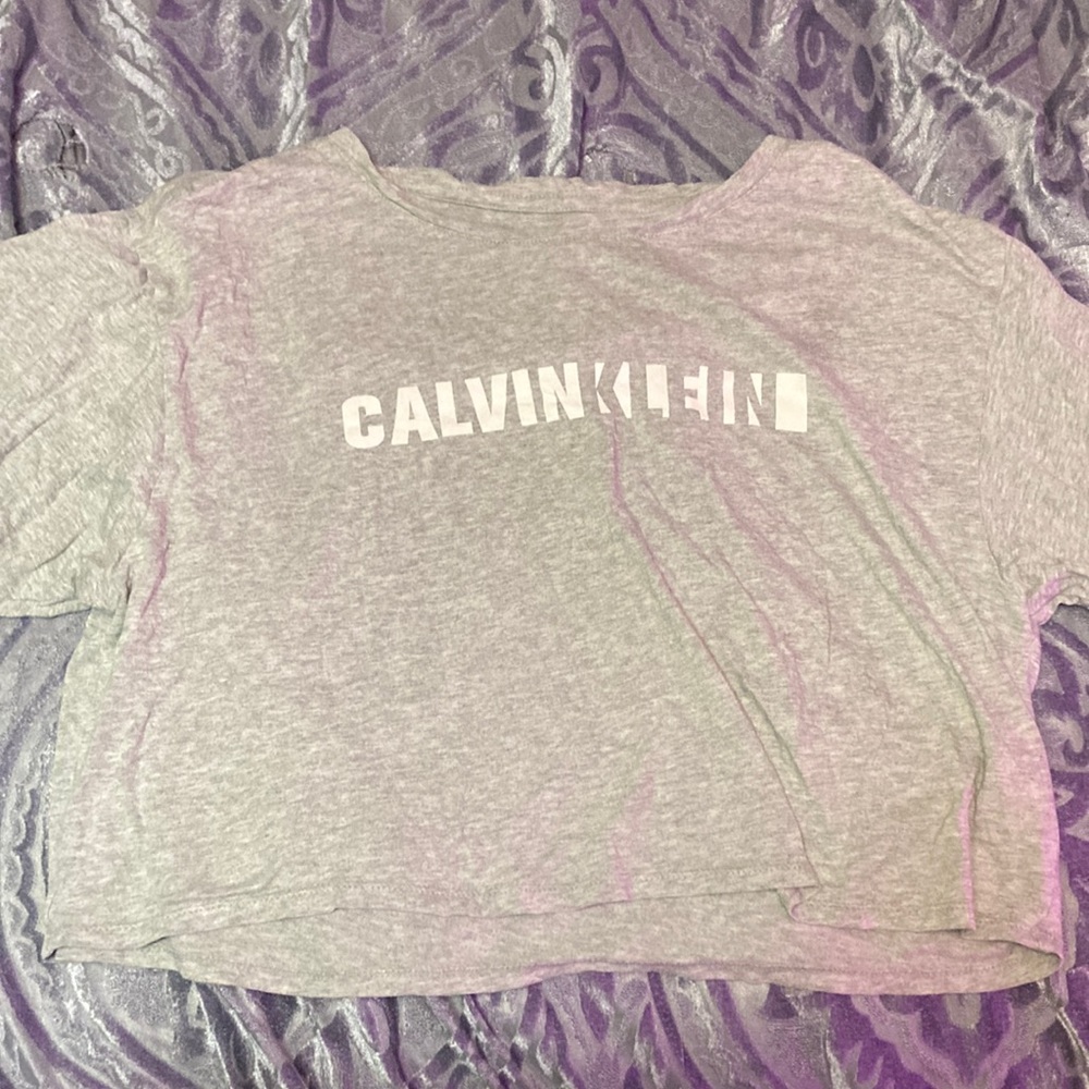 Grey cropped Calvin Klein T-shirt